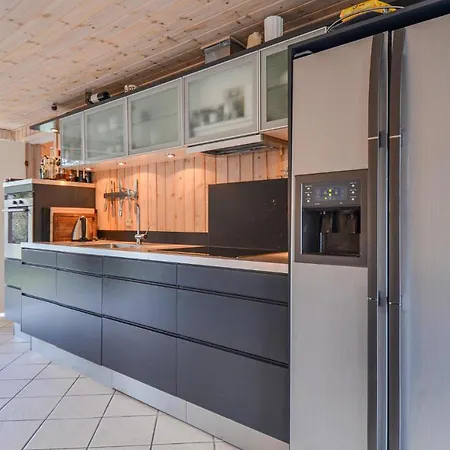 Casa vacanze Awesome In With Sauna *